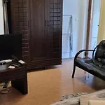 Апартаменти Cozy In The Hart Of The