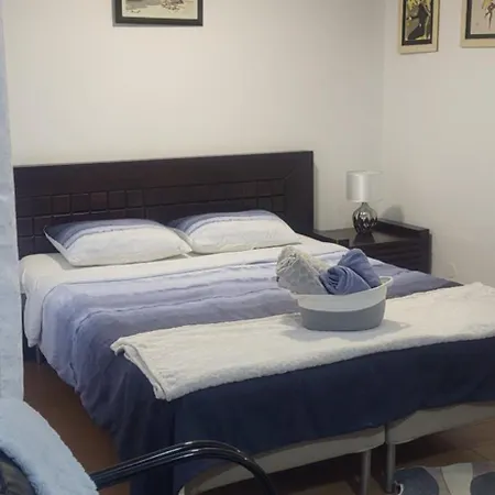 דירה Cozy In The Hart Of The וארנה
